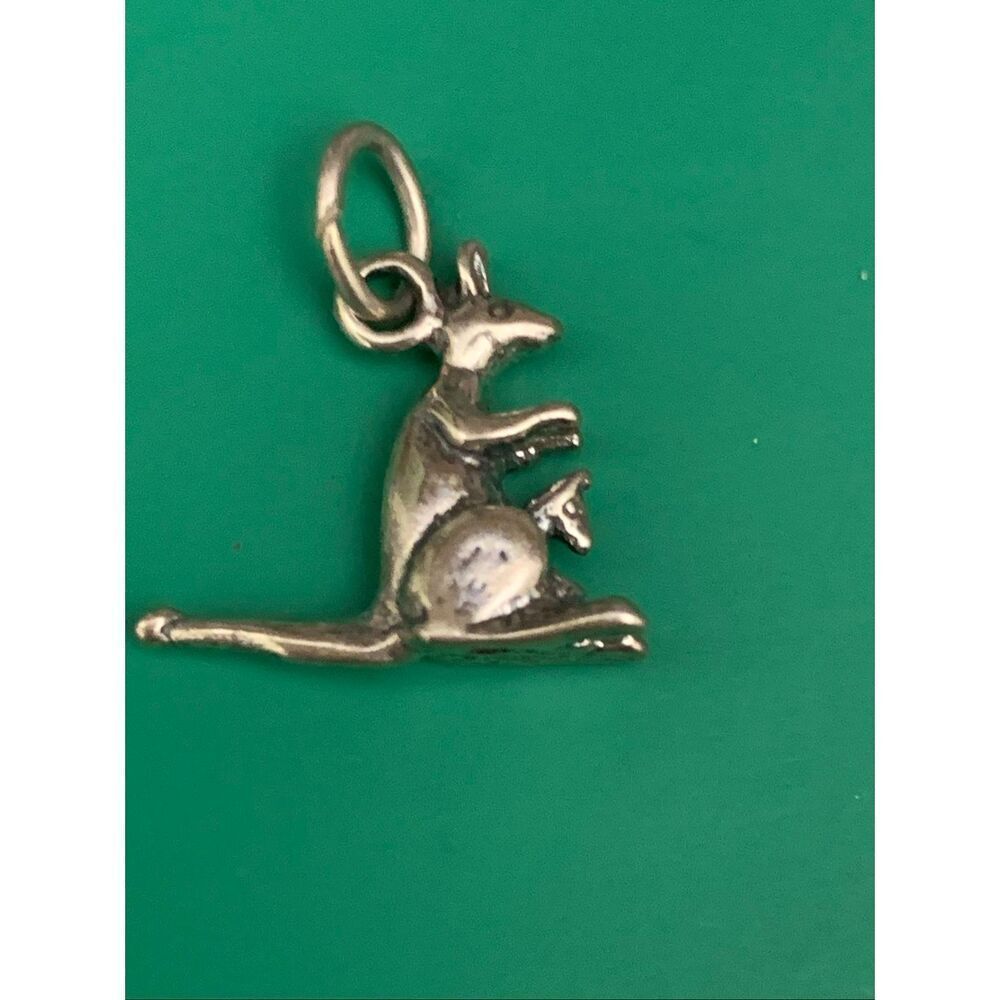 Kangaroo Sterling Silver Jewelry Charm #wildlife #Australia